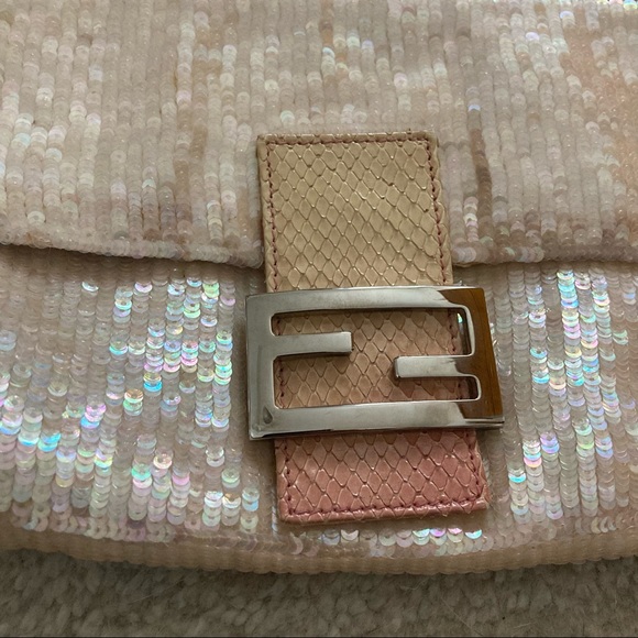 🚫SOLD🚫 FENDI IRIDESCENT SEQUIN OMBRÉ SNAKE BAGUETTE BAG SEX & THE CITY!! - Picture 13 of 16